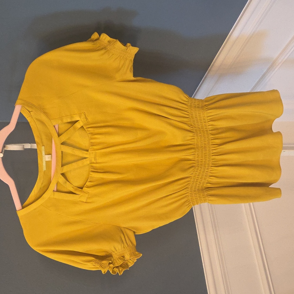 Gianni Bini Mustard Yellow Short Sleeve Peplum Top